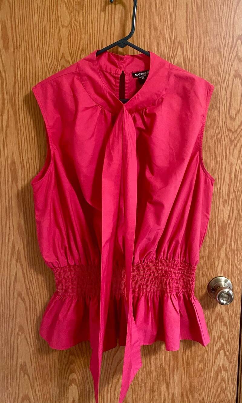 18 Centimeters Women's Pink Poplin Blouse with Bow Neck & Smocked Waist, Size 2X